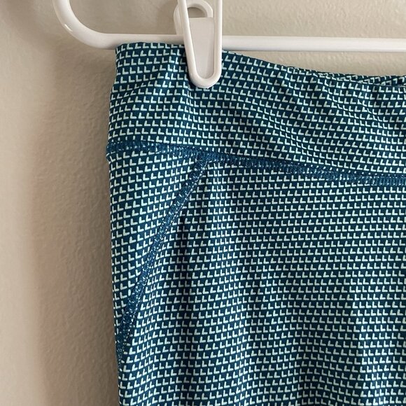 Under Armour Women S Blue Printed Athletic Coldgear Infrared EVO Fitted Leggings - Picture 7 of 14